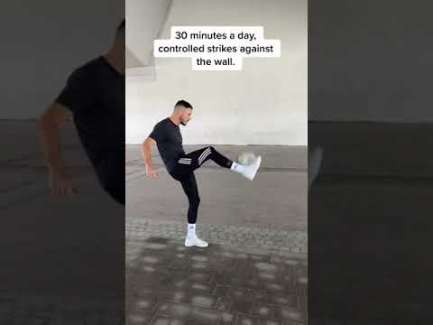HOW TO IMPROVE YOUR WEAKER FOOT 📈🔥 #Shorts